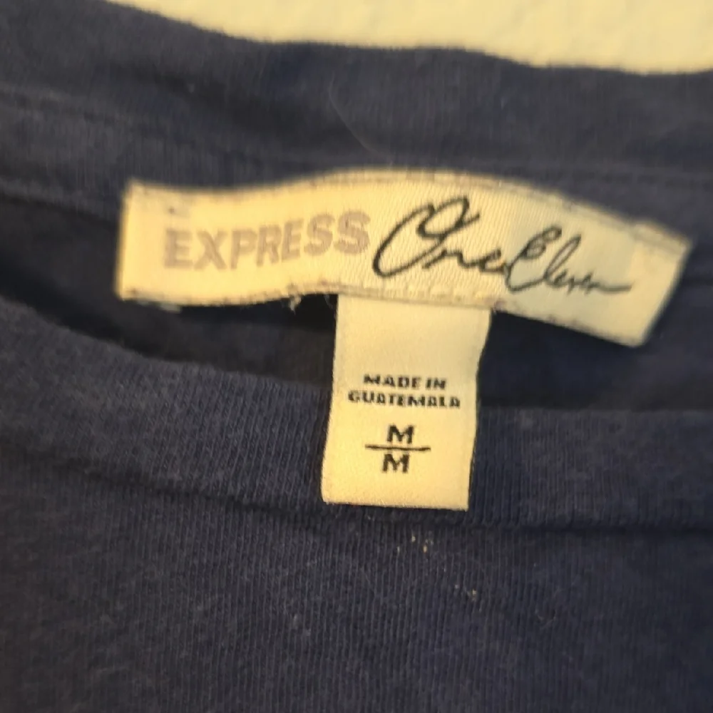 Express Navy " Love" Tee with Red Floral Love Graphic SzM - Picture 2 of 2